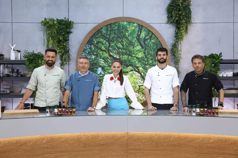 Chefi la cuțite sezonul 14