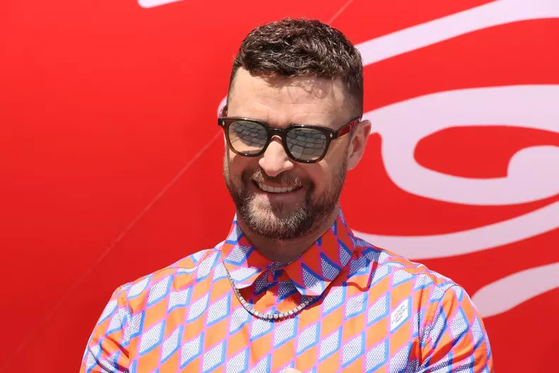 PFW - Louis Vuitton Front Row