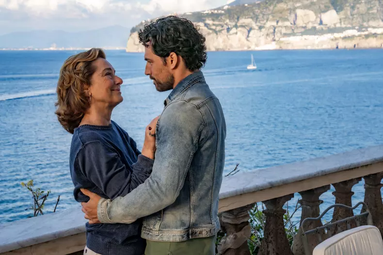 miniseria „Dragoste înșelătoare”, lansată de Netflix (6)