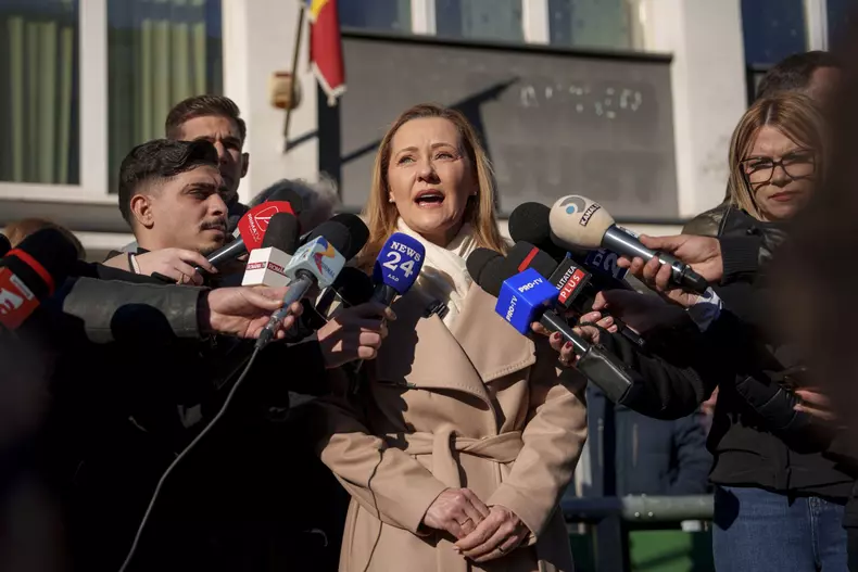 BUCURESTI - ALEGERI PREZIDENTIALE - TURUL I - ELENA LASCONI
