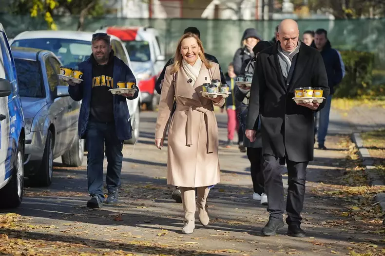 Elena Lasconi, in ziua alegerile prezidentiale de pe 24 noiembrie 2024 (1)