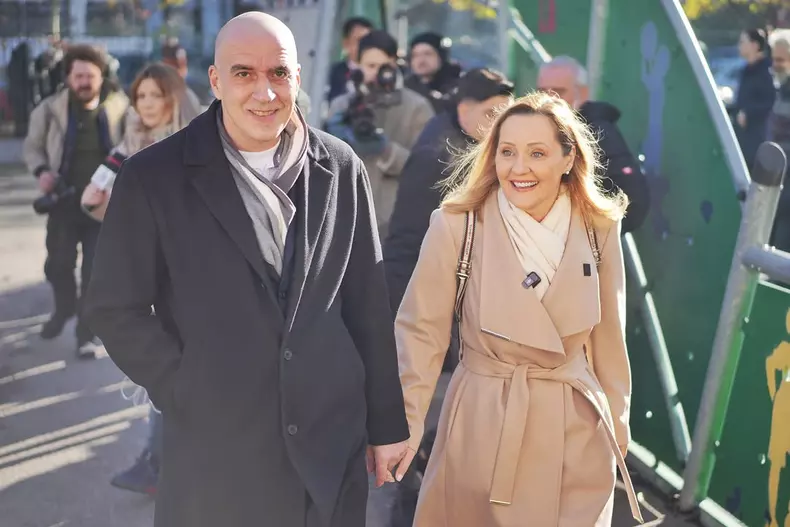 Elena Lasconi, in ziua alegerile prezidentiale de pe 24 noiembrie 2024 (7)