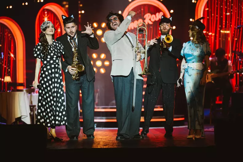 Theo Rose și sora ei au cântat împreună în spectacolul „Pe vechi”  (6)