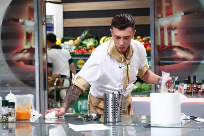 Ce s-a întâmplat după ce Michele Răduță și Ștefan Soare au fost eliminați de la Chefi la cuțite 2024. Orlando Zaharia, în lacrimi. „Ai rupt ceva în mine” (1)