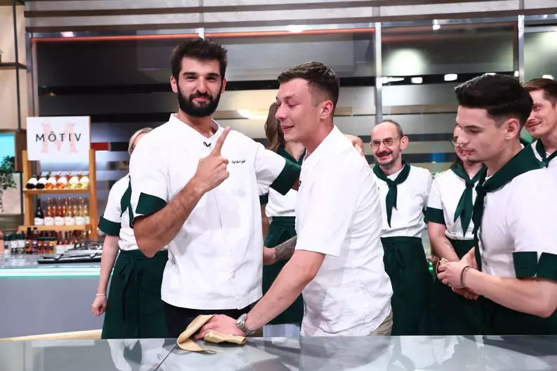 Ce s-a întâmplat după ce Michele Răduță și Ștefan Soare au fost eliminați de la Chefi la cuțite 2024. Orlando Zaharia, în lacrimi. „Ai rupt ceva în mine” (4)