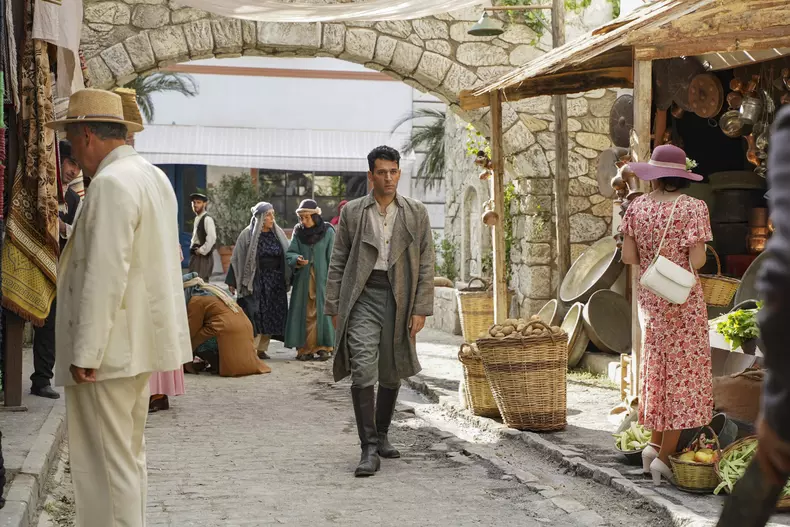 Aziz - astmosfera anilor 30 Turcia