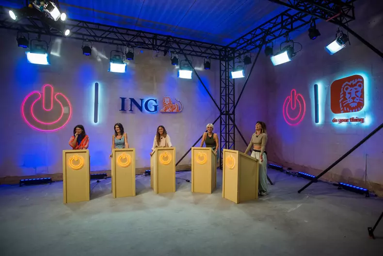 Investiție fete