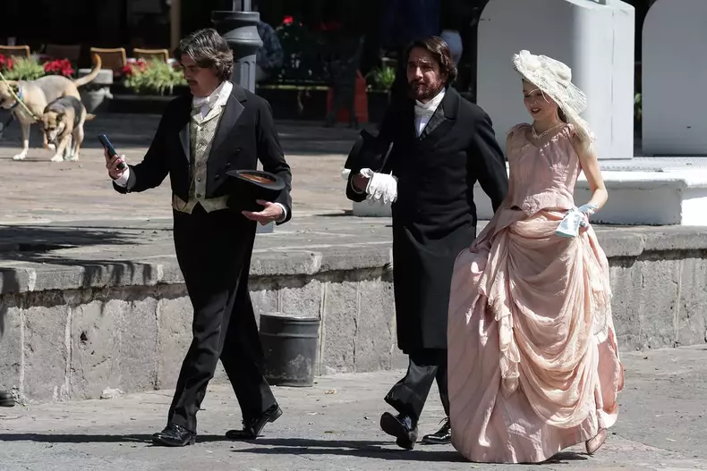 actorii din distributia Mal de amores, imagini de la filmarile serialului Netflix (1)
