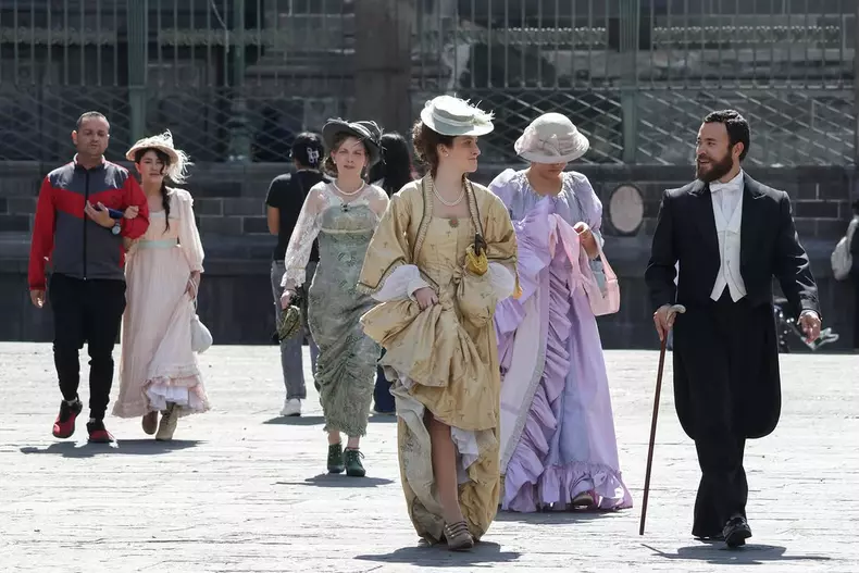 actorii din distributia Mal de amores, imagini de la filmarile serialului Netflix (2)