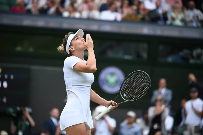 Simona Halep (9)