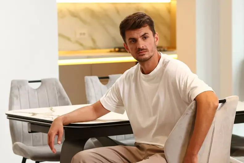 Vlad Udrescu, imagini din Ana, mi-ai fost scrisa in ADN (1)
