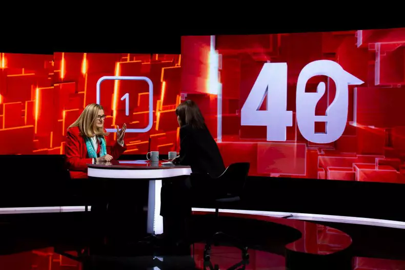 ELISABETA_LIPA invitata la 40 de intrebari cu Denise Rifai