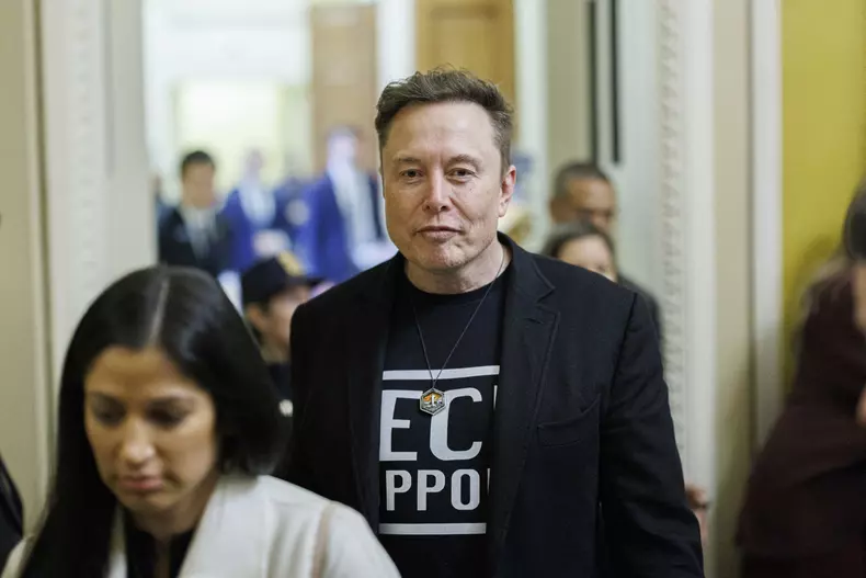 Elon-Musk-criticat-de-fiica-lui-vivian-wilson