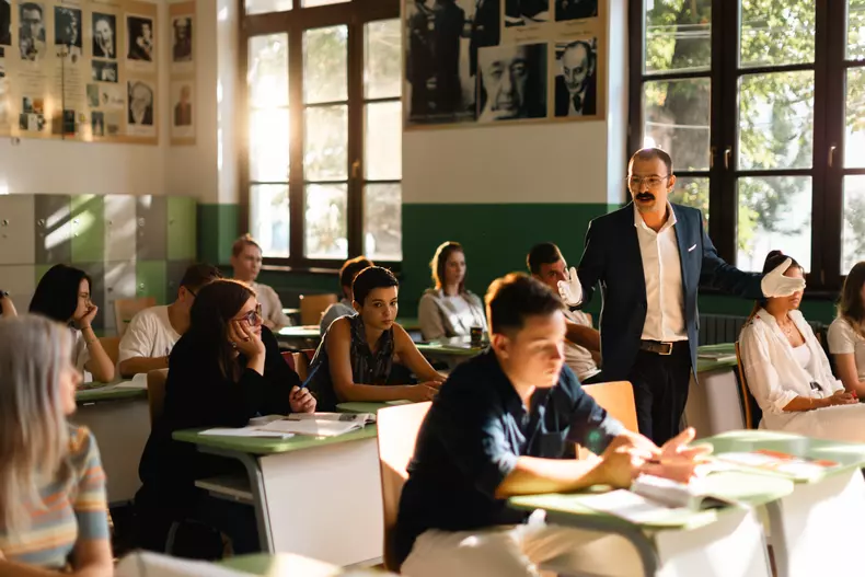 HOTII DE SUBIECTE_STILL_14.08-42