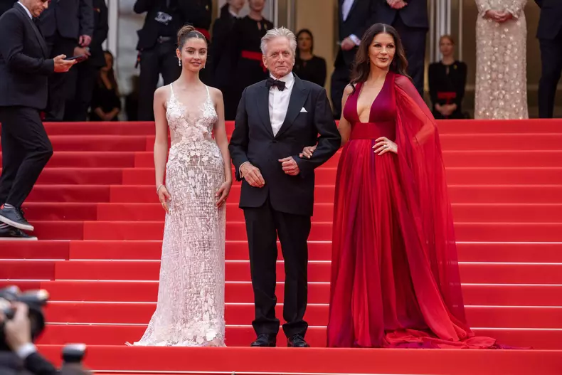Imagini-rare-cu-copiii-lui-Catherine-Zeta-Jones-și-Michael-Douglas