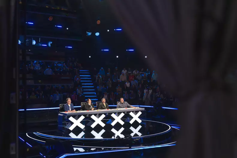 juratii Romanii au talent (1)