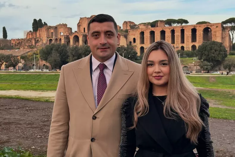 Ilinca Simion ar putea deveni cea mai tânără Primă Doamnă din istoria României