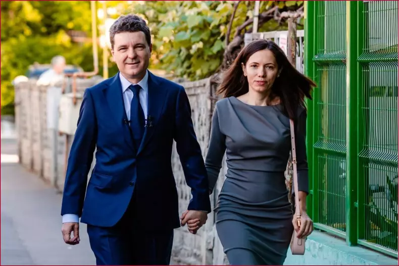 nicusor-dan-mirabela-gradinaru