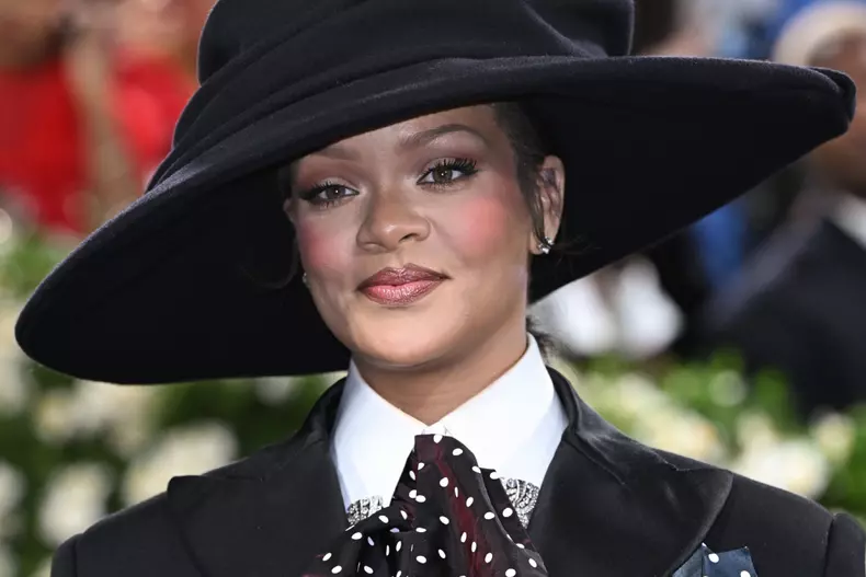 Rihanna, însărcinată pentru a treia oară