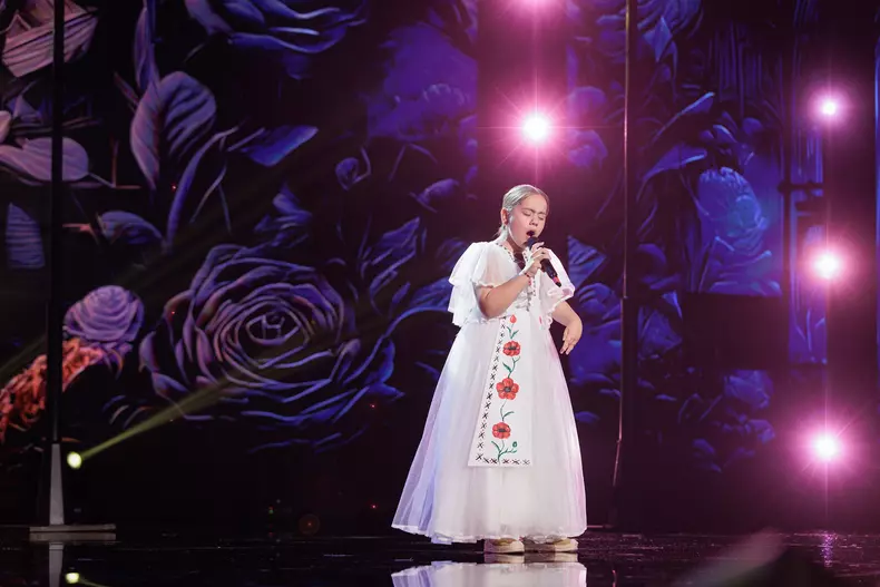 Sara Hant - Romanii au talent (2)