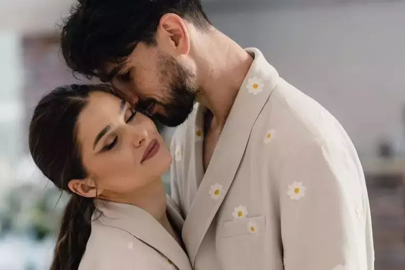 Theo Rose, detalii despre viața de mamă