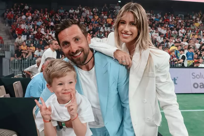 dani-otil-gabriela-prisacariu-fiu-tiago
