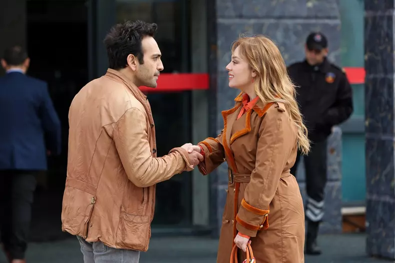 Demet Evgâr și Buğra Gülsoy - Bahar