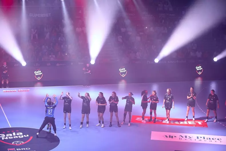 gala-neagu-polivalenta (3)