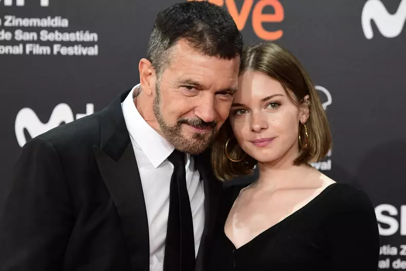 antonio-banderas-stella