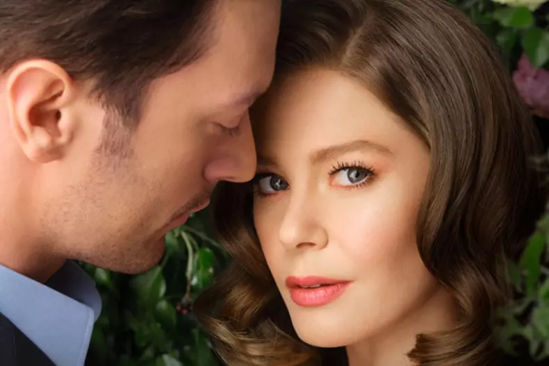 fata-de-la-fereastra