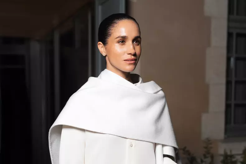 Meghan Markle, duchesse de Sussex, au défilé Balenciaga lors de la Fashion Week de Paris (PFW)
