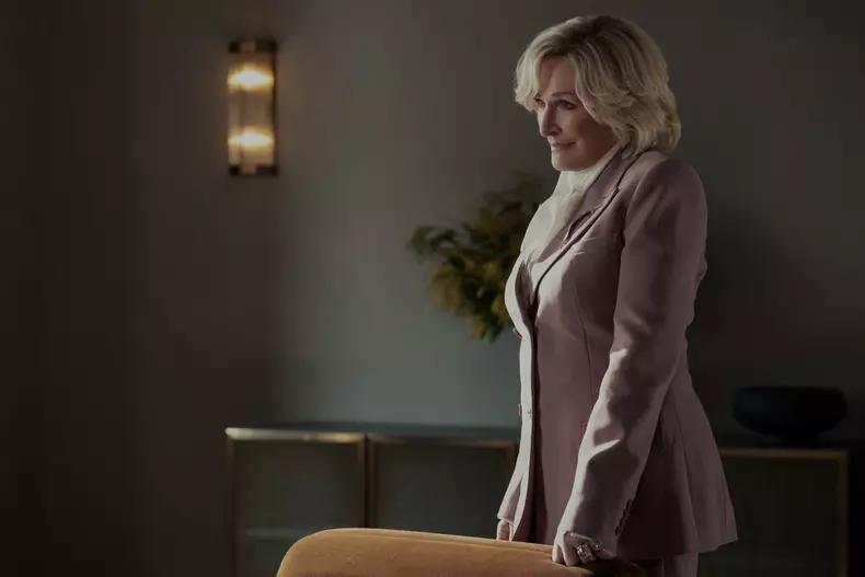 GLENN CLOSE
