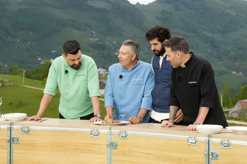 Chefii ajung in satul Peștera_3