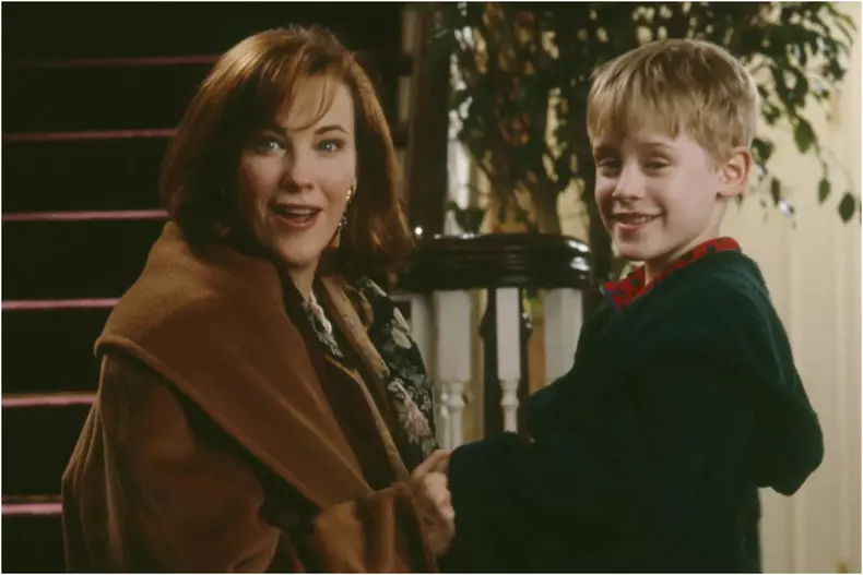 macaulay-culkin-omagiu-catherine-ohara-mama-singur-acasa