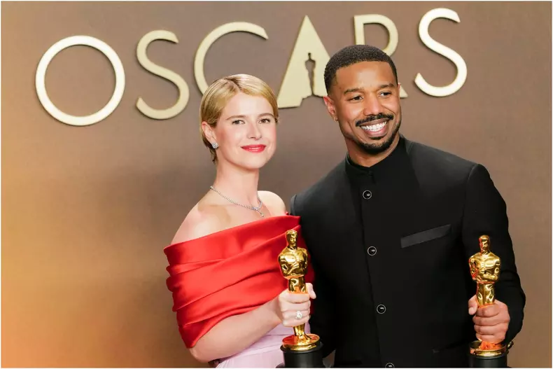 Jessie Buckley si Michael B Jordan - Oscar 2026