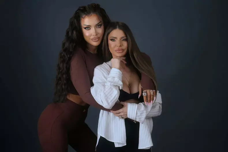 Loredana Chivu si Ana Mocanu