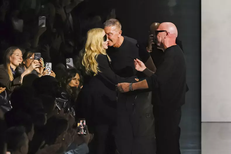 Madonna assiste au défilé Dolce & Gabbana Collection Prêt-à-Porter Automne/Hiver 2026-2027 lors de la Fashion Week de Milan (MLFW)