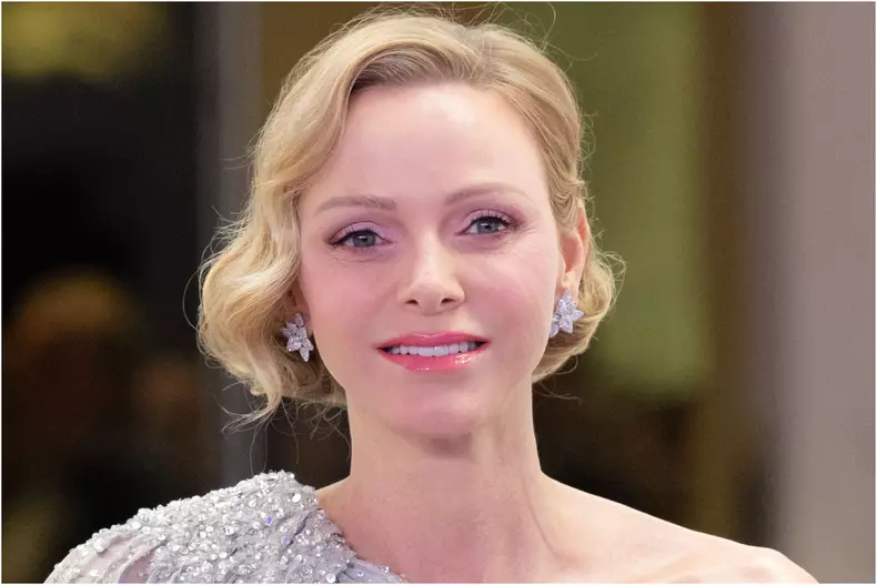 printesa-charlene-balul-trandafirilor-2026-rochie-elie-saab-detalii