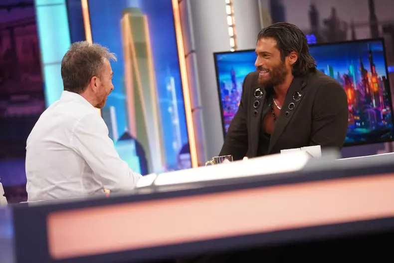 el-hormiguero-can-yaman (4)