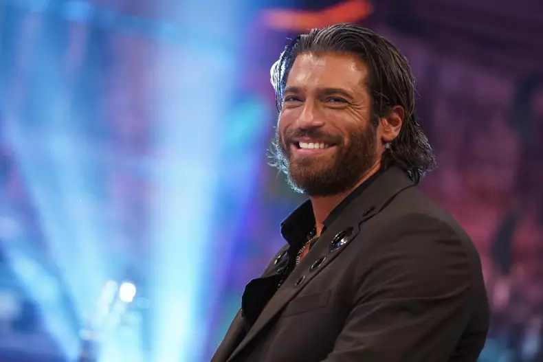 el-hormiguero-can-yaman (8)