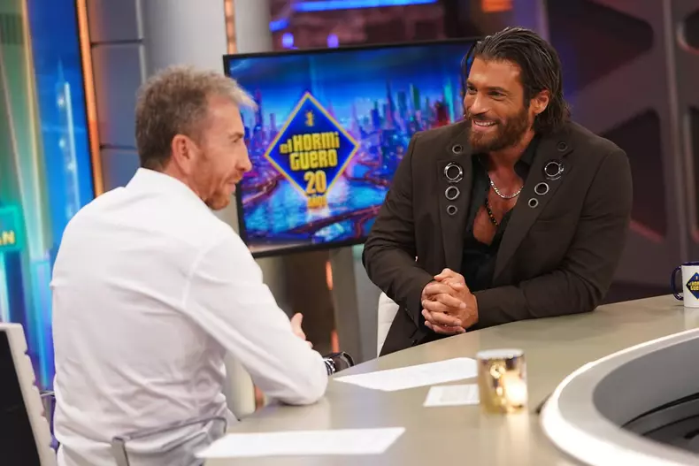 el-hormiguero-can-yaman (9)