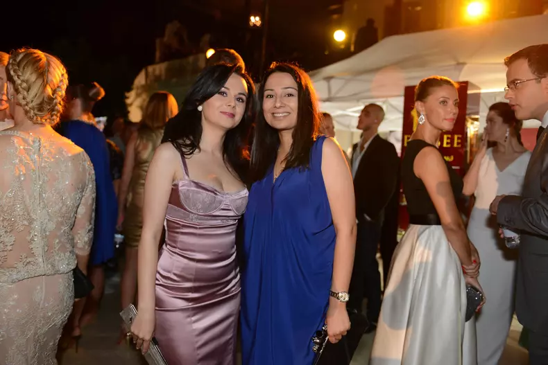 Sabina si Valentina Dilvaru