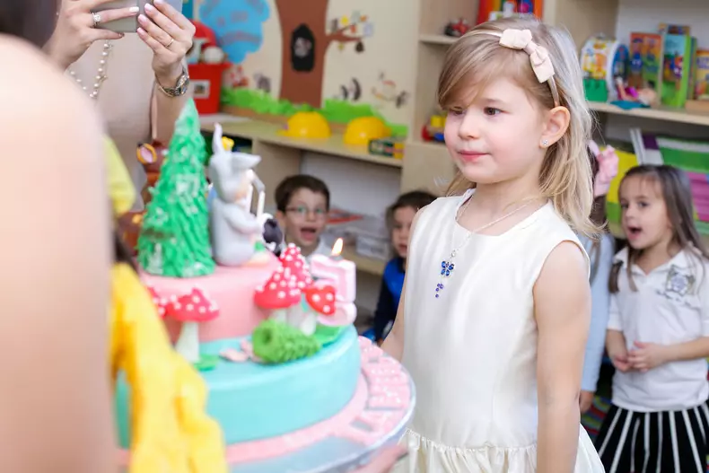 Ela-Craciun-aniversare-fetita-4