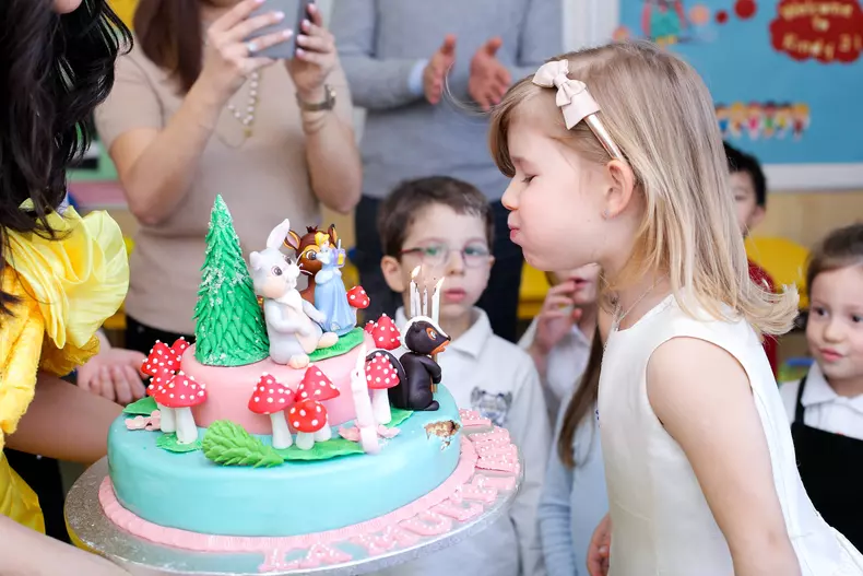 Ela-Craciun-aniversare-fetita-5