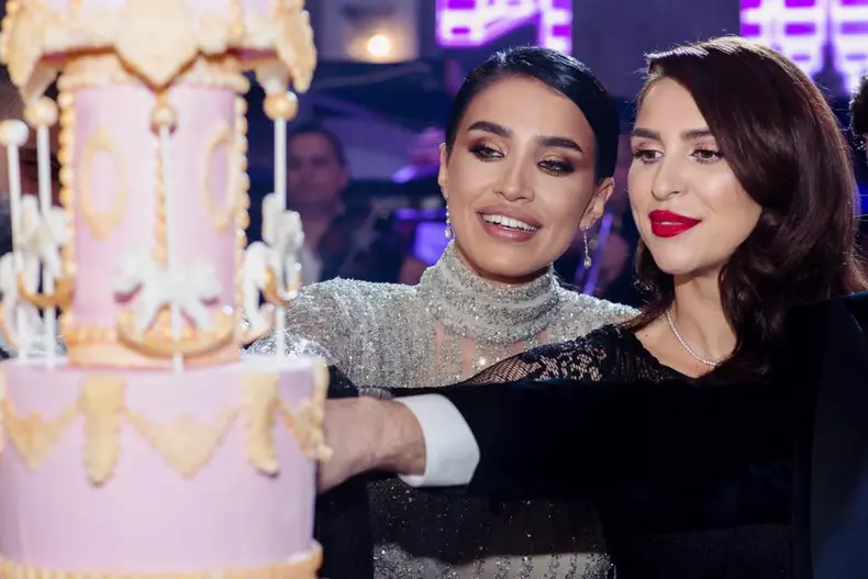 Adelina Pestritu si nasa fiicei ei