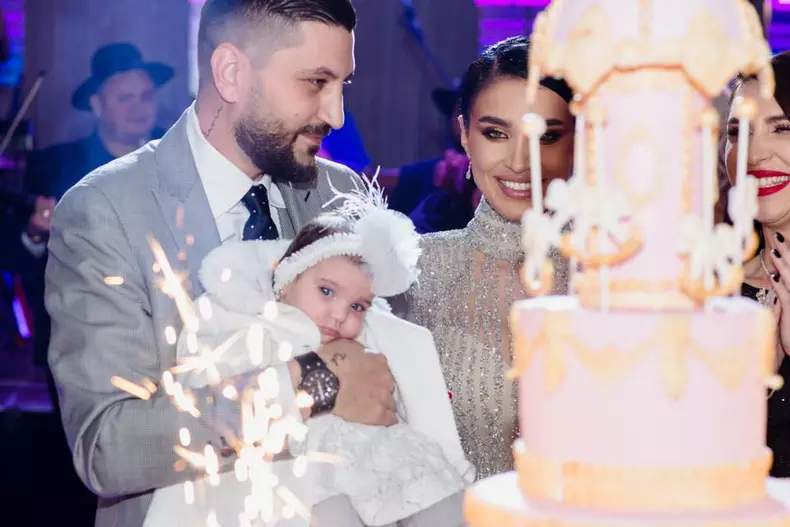 Imagini de la petrecerea de botez a fiicei Adelinei Pestritu