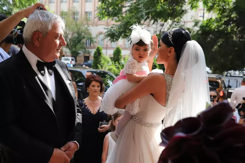 Adelina Pestrițu și Zenaida