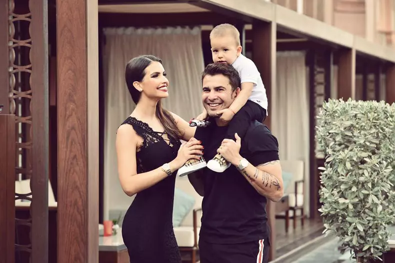 Adrian Mutu si Sandra 3