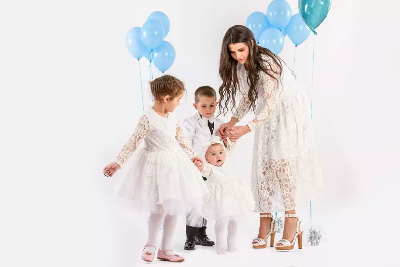 Elena Basescu si copiii 2