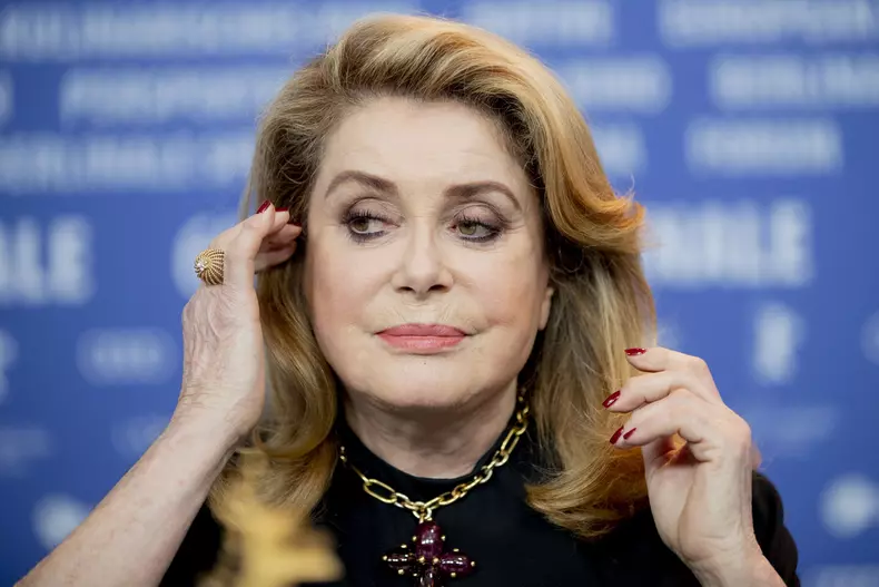 Catherine Deneuve a suferit un accidedent vascular